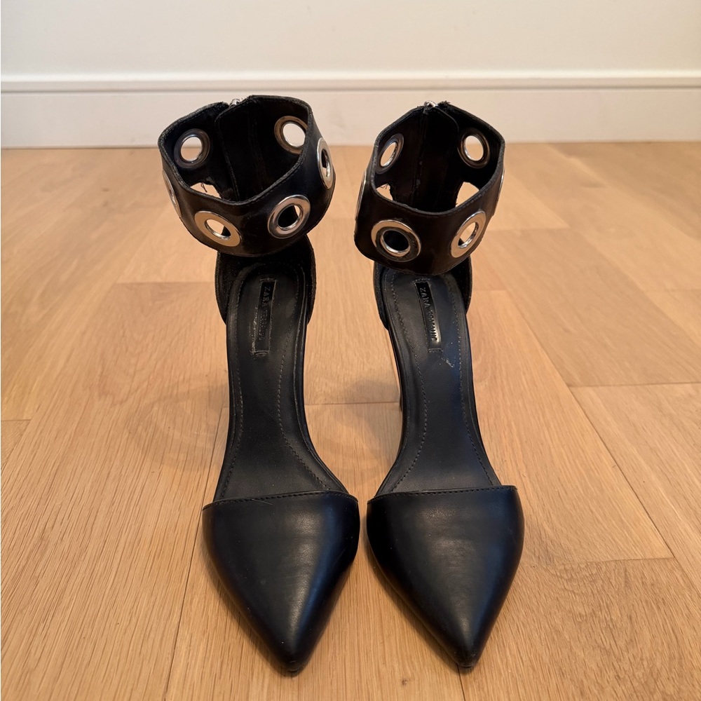 Zara Black Pointed Toe Heels with Silver Grommet Detail – Size 37 6.5 7 - Picture 3 of 6
